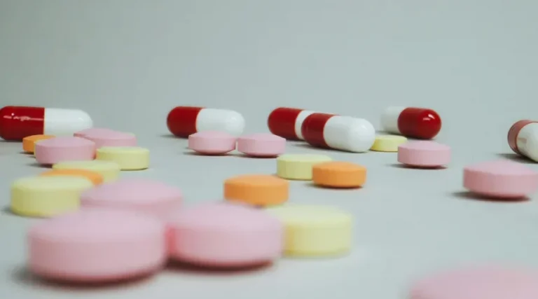 Pourquoi choisir la Flucloxacilline plutôt qu’un autre antibiotique ?